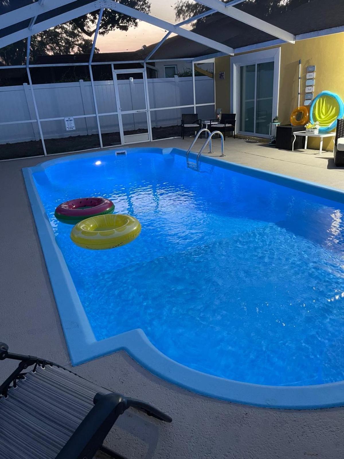 Cozy Family In With Private & Heated Pool *