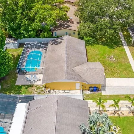 Cozy Family Home In Tampa With Private & Heated Pool, Pool Table And Kids Play Area Exterior photo