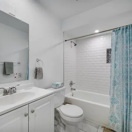 Cozy Family Home In Tampa With Private & Heated Pool, Pool Table And Kids Play Area Exterior photo
